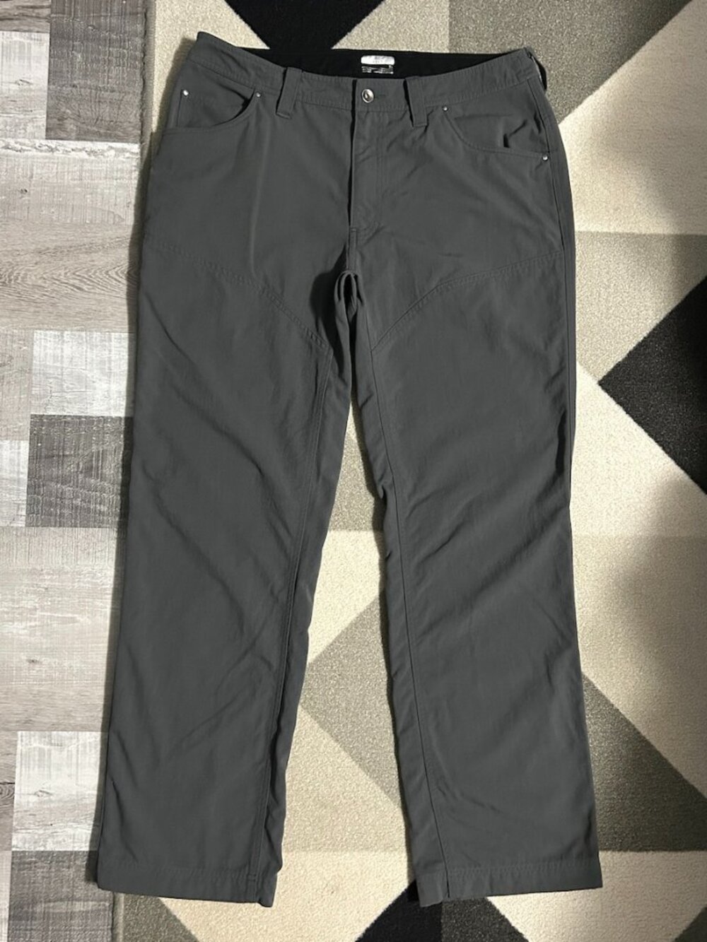 Marmot Men's Gray Outdoor Nylon Durable Hiking Pants *SEE FLAW* Size 36 X 32